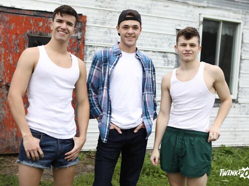 Twinks' Car Breaks Down, Find Abandoned House & Sexy Hitcher