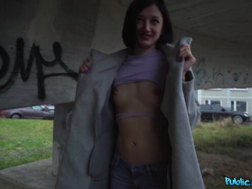 Where Did Madison Quinn Get Her 100 Euros?