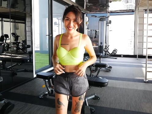 Amateur Thai COUGAR Noomai gym workout & blowjob & sex at home after