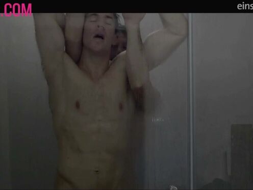 Foot Fetish Sexy Guys & Even Hotter Feet