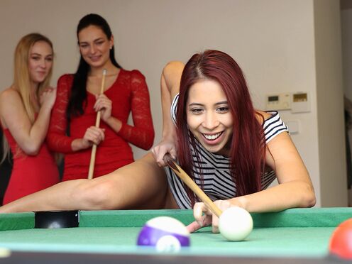 Leanne Lace, Jenny Wild, Paula Introverted