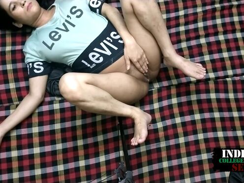 Adorable Indian University Teen With Her Lover On Valentine Day Fucking