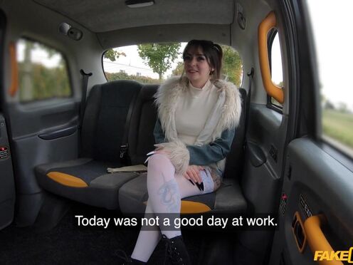 Hot prostitute Vile Vixen got ravaged in a cab