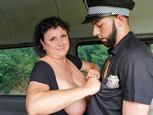 Mature BBW trades her Fine Ass for Fine