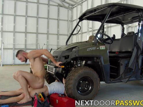 Tattooed stud penetrates his lover bareback style