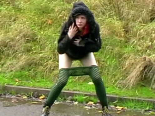 Lassie pissing & masturbating in public