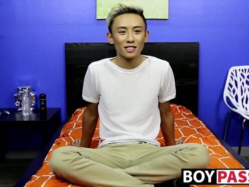 Charming asian twink Ty Neiman splashing sexy cum on himself
