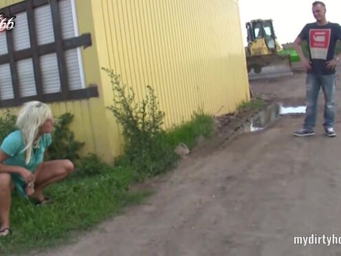 German amateur COUGAR fucking at construction area