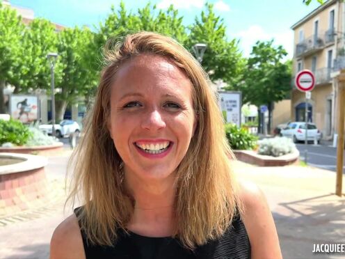 Julie, 30 years old, executive secretary in Lyon!