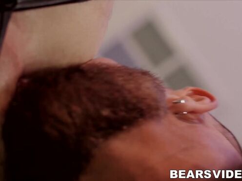 Lustful bottom Dusty Williams moans during rough throatfuck