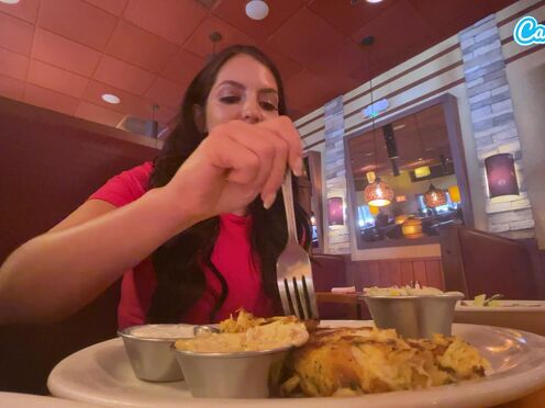 Camsoda-Lustful sexy girl orgasming in restaurant