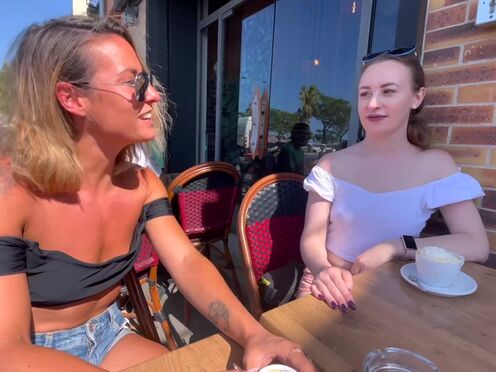 Emma, 30, loves France!