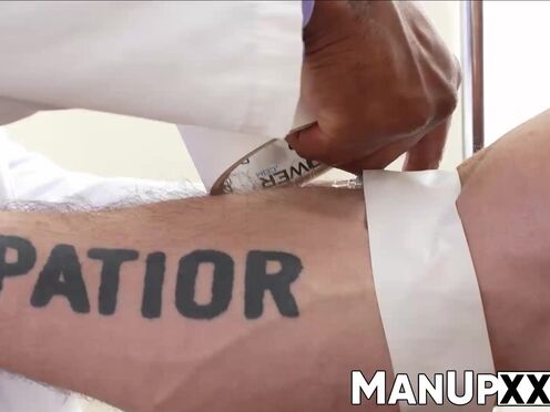 Lustful doc pleases his patient for himself