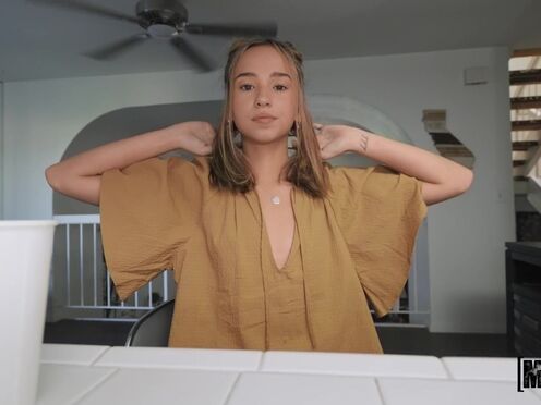 Dakota Tyler visits social manager to increase her numbers