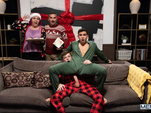 Gay christmas spirit - Damian Night , Jake Preston