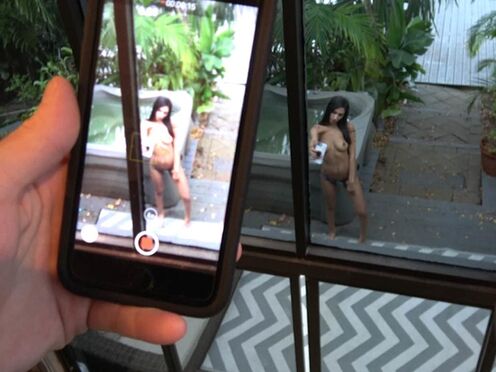 Whats not to love about a chick making selfies for you