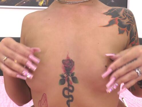 Alt Goth Beautiful Babe Luna Legend Fucks Her Shaved Muff with a Pink Dildo