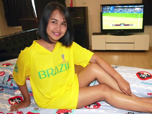 World Cup jersey Thai teen amateur homemade blowjob & cowgirl fucking