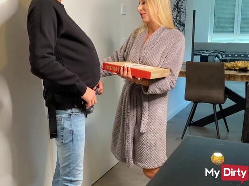 Delivery Guy Get Paid With Blowjob