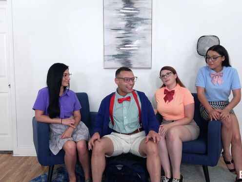 Nerds Do It Better - Bess Breast, Ella Cruz & Jasmine Vega