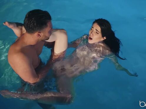 Bloke Finds Strange Mermaid in his Pool