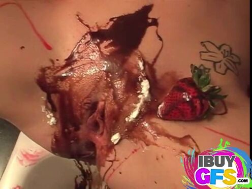 jamie spice with lesbian friend eating pussy with cream & straberry