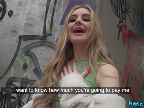 Party babe Baby Kxtten fucks for easy money