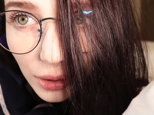 My friend suddenly fucked me while I was on Twitter! - LittleReislin