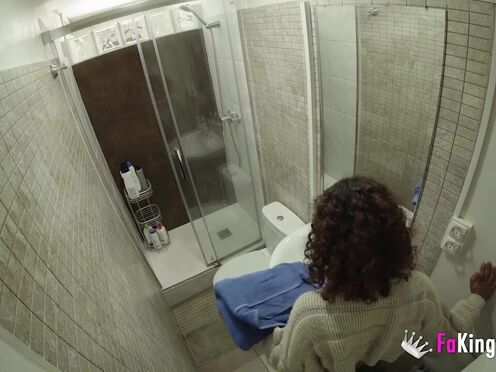 Moroccan teen tries her first double vaginal with 2 lucky dudes