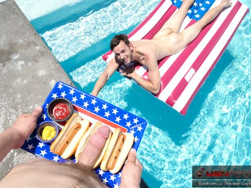 Men P-O-V 4th of July P-O-V