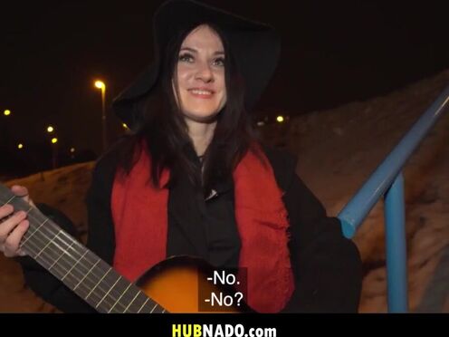 Picking up street artist Melany Mendes