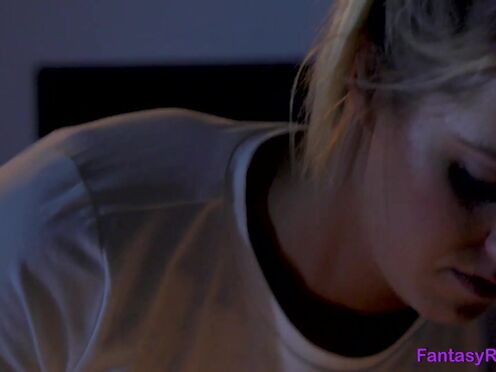Erotic massage puts beauties in lesbian mood