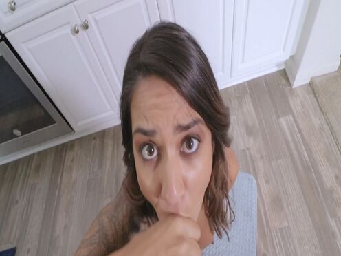 Stepmommy cooks breakfast for stepson & takes his shaft for her breakfast