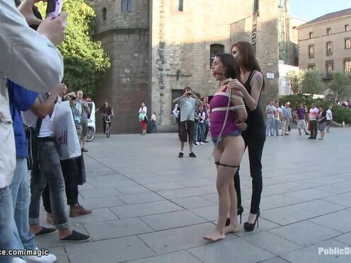 Spanish beauty walked naked in public
