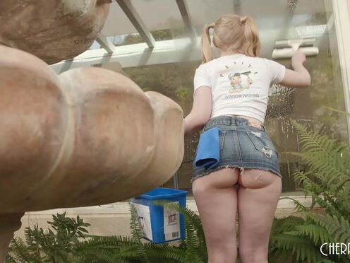 Emma Starletto Sexy Petite Blonde Spinner Gets Wet & Tempts Steve Holmes