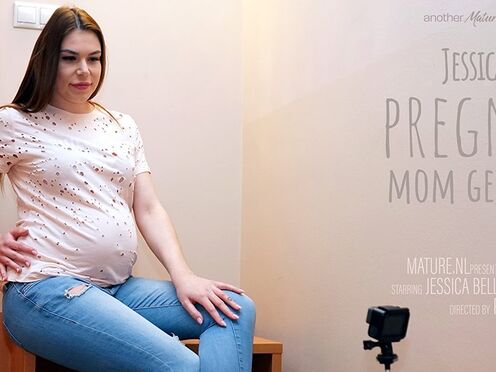 Preggo stepmum Jessica Bell needs a big hard prick