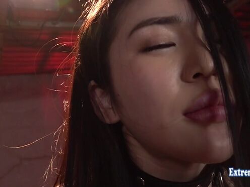 Idol Shiomi Akari Likes Being Punched