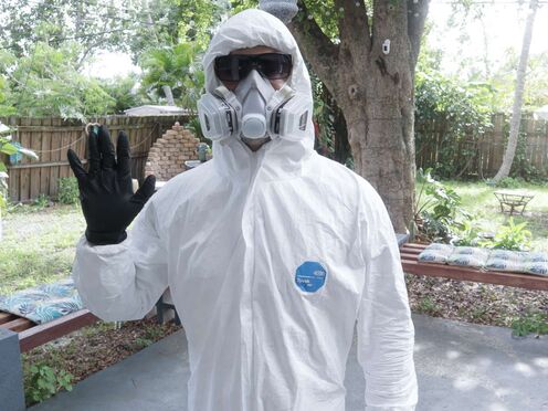 Big tit bouncing on doctors prick in quarantine