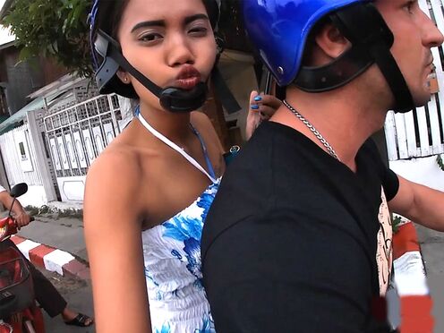 Amateur Thai GF teen sucking boyfriends huge cock after a night out