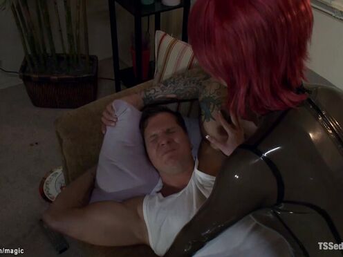 Ginger tranny in latex anal fucks man