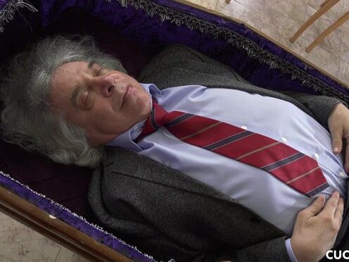 Slutty blonde Sophia Grace fucks that guy at the funreal