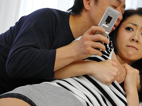 Japanese model gets fingered by a horny guy