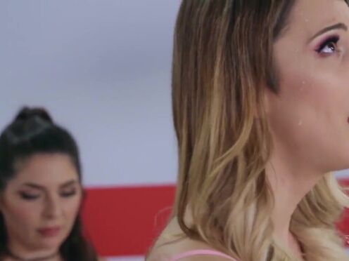 T-GIRL ANGELS Workout turns into sweaty t-girl fuck