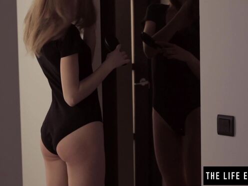 Romantic muff licking with Viola Bailey & Patritcy A