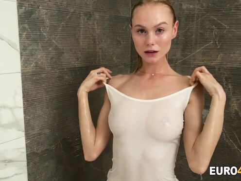 Nancy A is rubbing her delicious snatch under the shower