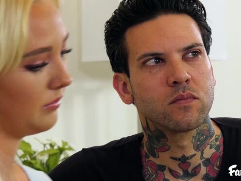 Mesmerizing blonde Paisley Porter is screwed by Small Hands