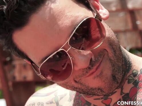 Tatted sexy girl Autumn Falls is dicked down by Small Hands