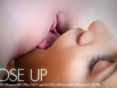 Young lesbian girls Alexis Crystal & Amaris eat each other out