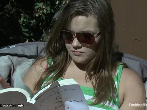 Alien machine Double penetration fucks beauty outdoors