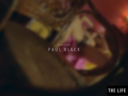 Emily J stimulates her twat with a pearl necklace